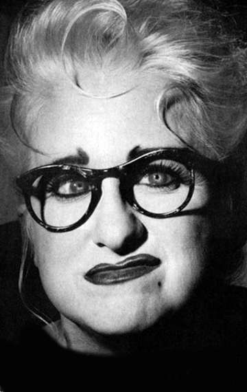 Актер Ким МакГуайр