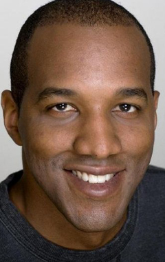 Актер Нил МаНил