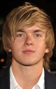 Актер Крис Брошу