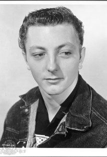 Актер Джеймс Митчем