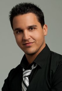 Актер Адам Пьяченте