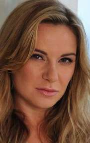 Актер Ли-Энн Саммерс