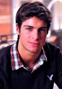 Актер Том Либ