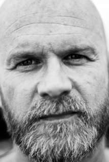 Актер Николас Мосс