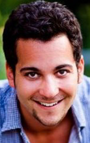 Актер Адам Роднесс