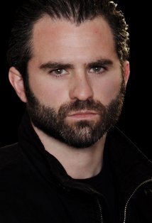 Актер Брайан Мэтьюз