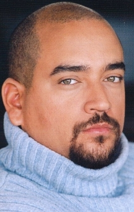 Актер Эдди Л. Фаурия