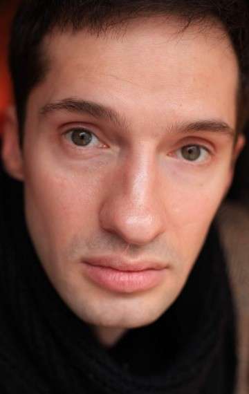 Актер Денис Ясик