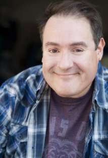 Актер Эндрю Бенне