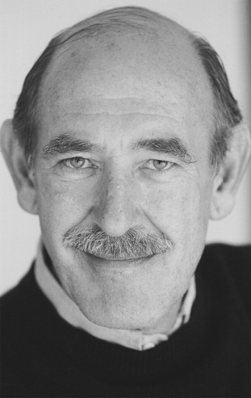 Актер Николас Ламли