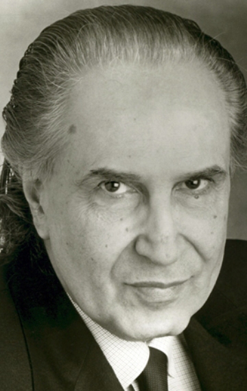 Актер Джордж Лорос