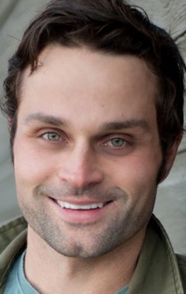 Актер Дж. Майкл Грэй