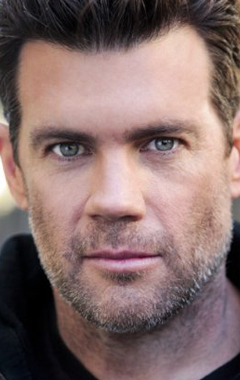 Актер Скотт С. Роу