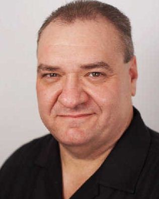 Актер Тони Кост