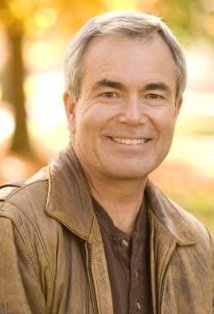 Актер Том Харт