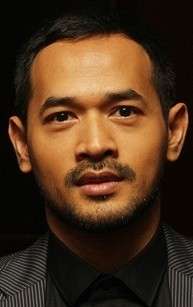 Актер Ока Антара