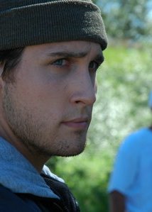 Актер Чарли Робсон