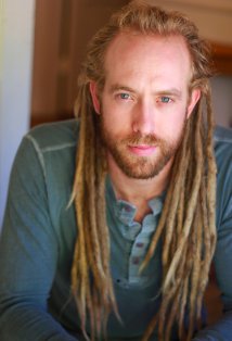 Актер Азмит Камински