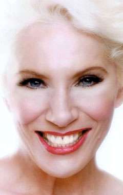 Актер Энджи Боуи