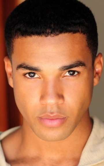 Актер Люсьен Лависконт