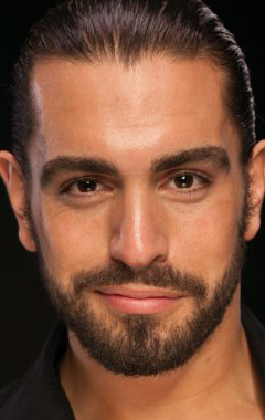 Актер Адам Бонд