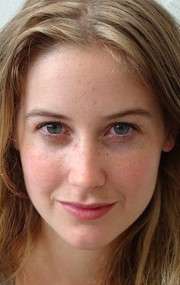 Актер Кэролин Дандо