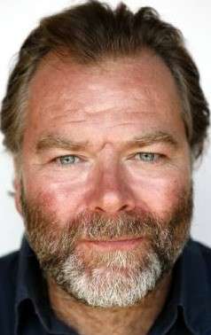 Актер Марк Митчинсон