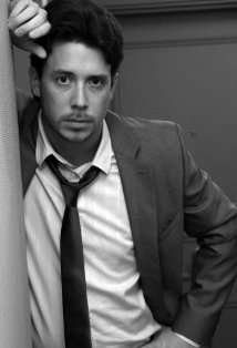 Актер Том Мортон