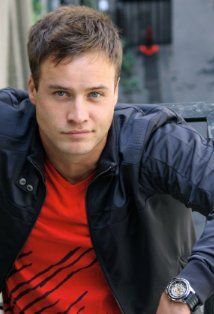 Актер Гэвин Бристоль