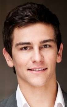 Актер Томас Лэйси