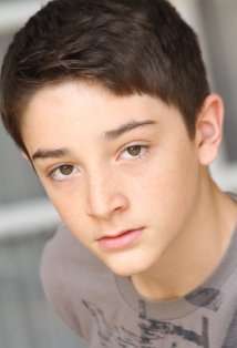 Актер Аарон Рефвем