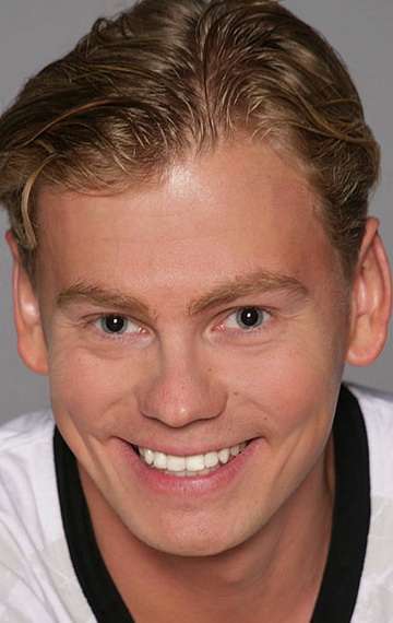 Актер Сергей Ларин