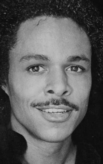 Фото Леон Айзек Кеннеди