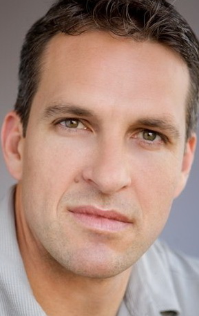 Актер Джон Рейнольдс