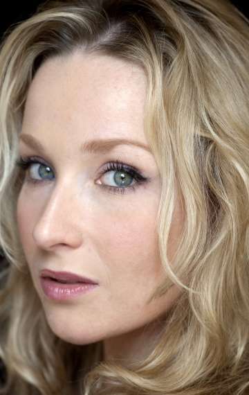 Актер Эми Бет Хэйес