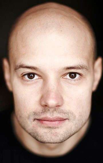 Актер Денис Яковлев