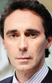 Актер Гай Генри