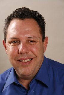 Актер Джордж Д. Миклос