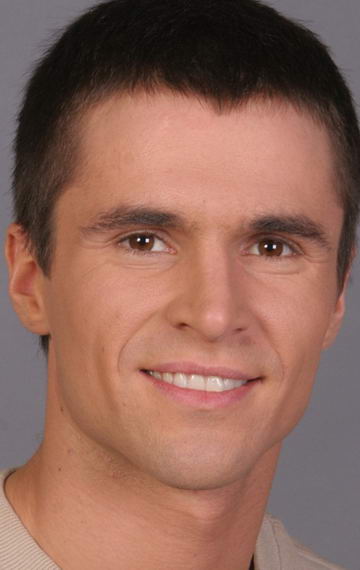 Актер Артем Панчик