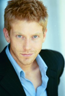 Актер Мэттью Харкер