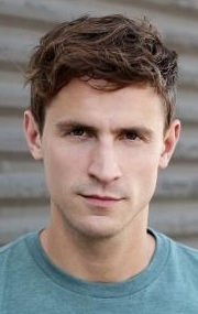 Актер Джонатан Ховард