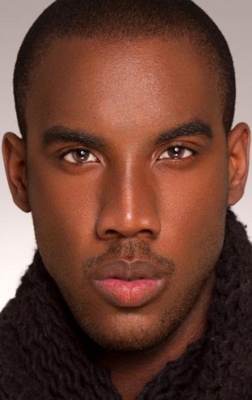 Актер Эрнест Пирс