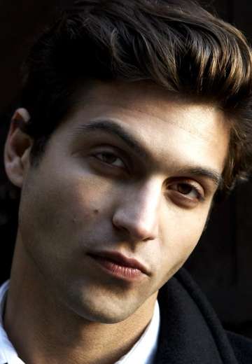 Актер Александр ДиПерсиа