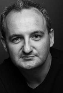 Актер Майкл Бейтс