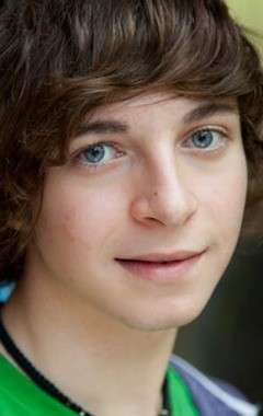 Актер Коннор Кэчпоул