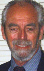 Актер Майкл Ловерн