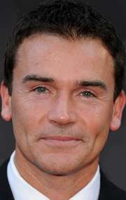 Актер Курт МакКинни