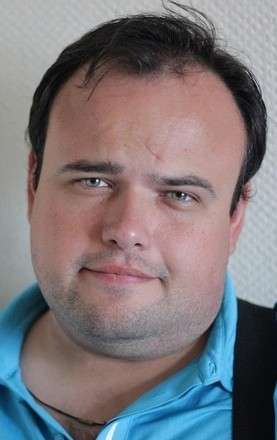 Актер Артем Маликов