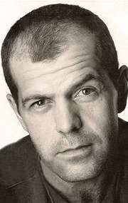 Актер Энтони Юлк