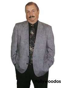 Актер Митчелл Фальк